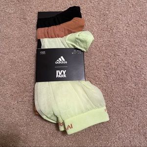 💥FLASH SALE💥 NWT Drip 2.2 IVY PARK x ADIDAS 3 pack sheer socks (Medium)